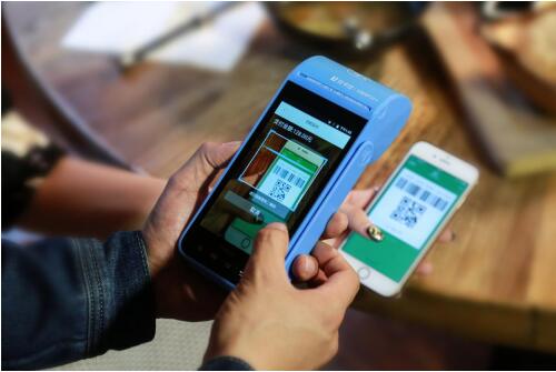 拉卡拉智能POS機(jī)集全支付、全受理于一體